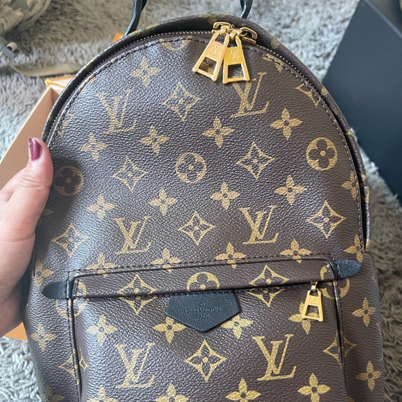 Authentic LV Palm Spring MM - Picture 14 of 17